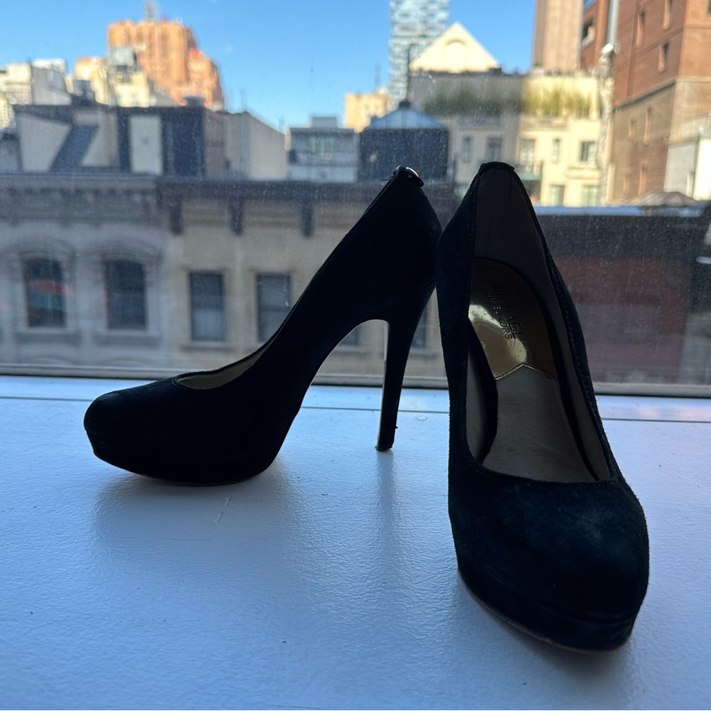 Black pumps 🖤